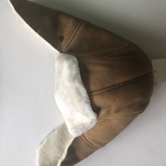 UGG KIDS LEATHER & REAL SHEARLING TRAPPER HAT. SHEEPSKIN. NWT - Picture 5 of 6
